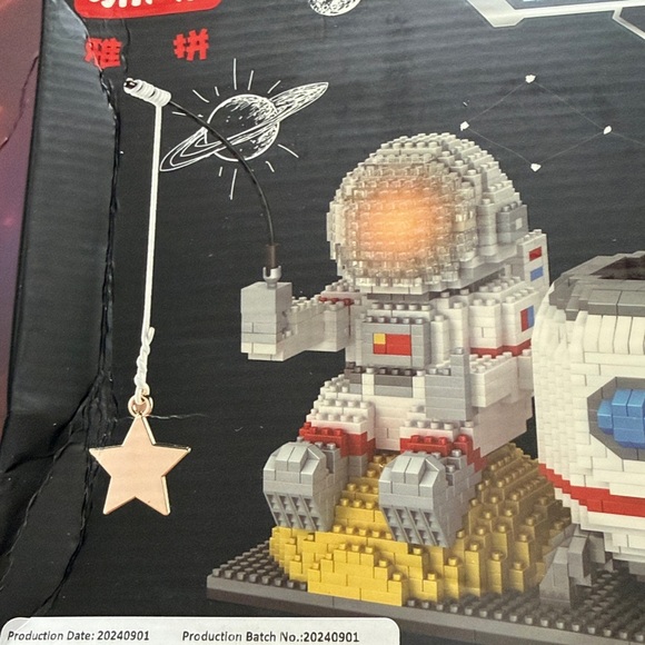 Space Adventure Building Set - Pencil Holder - Picture 2 of 2